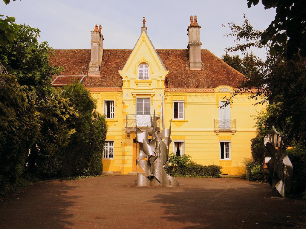 Villa Des Capucins ليوكسيل لو بينز المظهر الخارجي الصورة