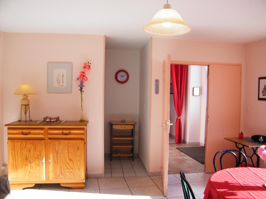 Villa Des Capucins ليوكسيل لو بينز المظهر الخارجي الصورة