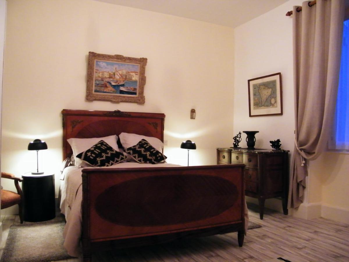 Villa Des Capucins ليوكسيل لو بينز المظهر الخارجي الصورة