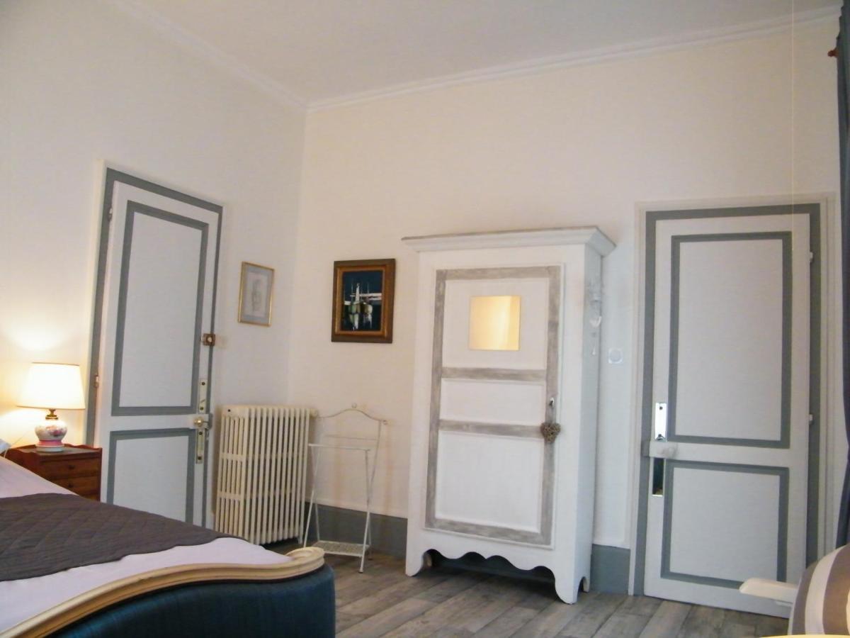 Villa Des Capucins ليوكسيل لو بينز المظهر الخارجي الصورة